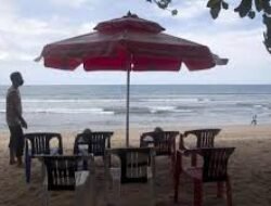 Pantai Eksotis Indonesia Kembali Dipadati Turis di Akhir Tahun